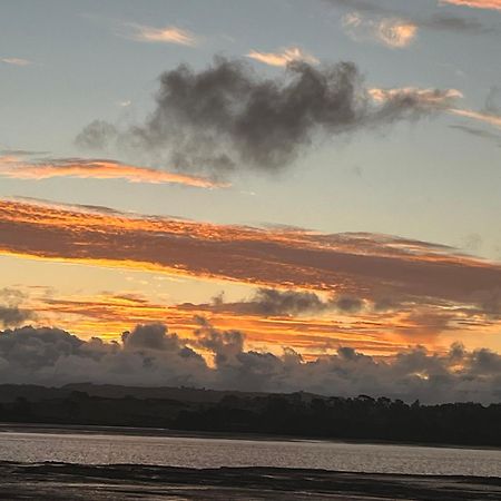 Absolute Waterfront Serenity Near Auckland Clarks Beach Extérieur photo